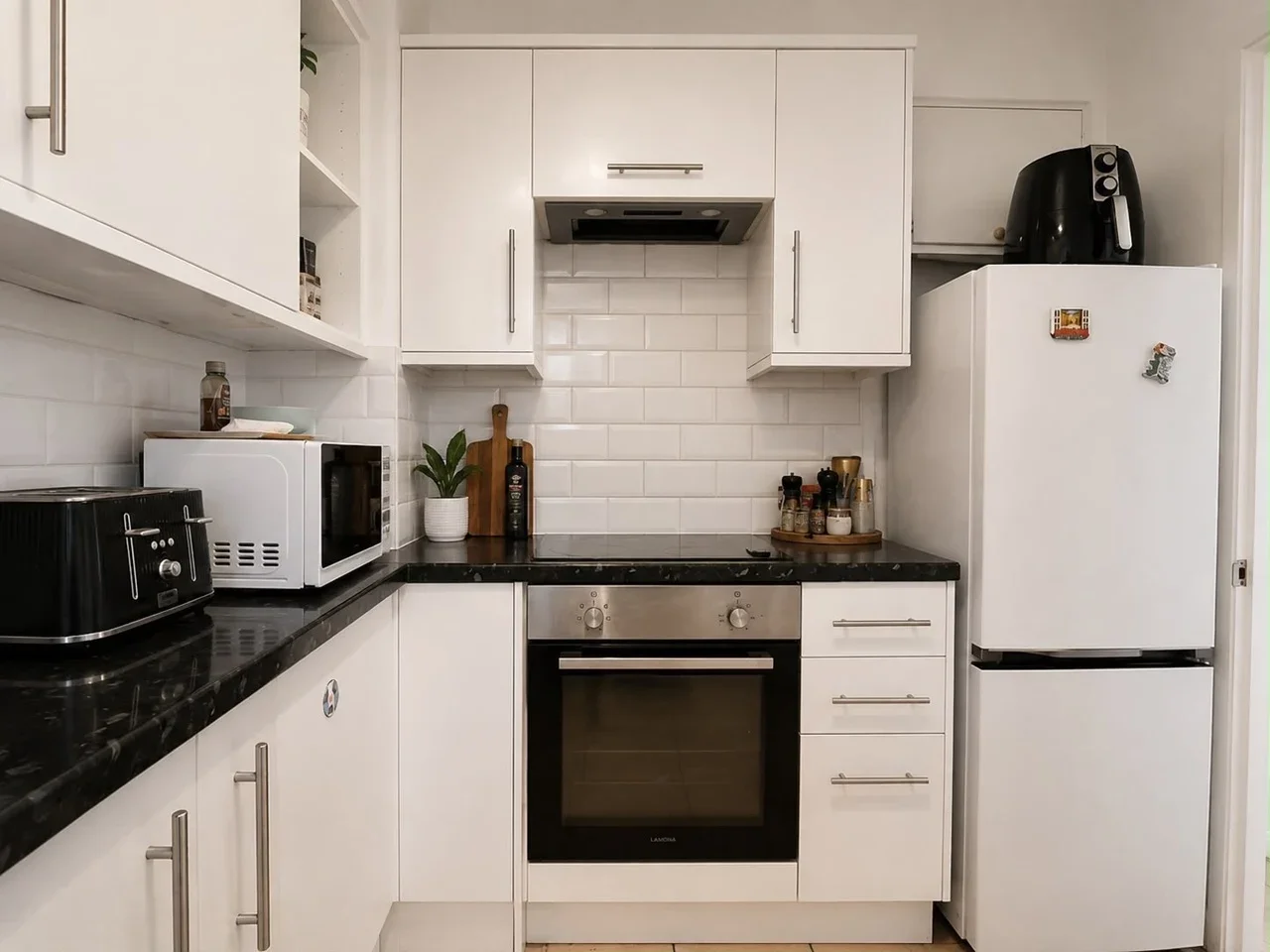 Room King and Queen Street in Greater London