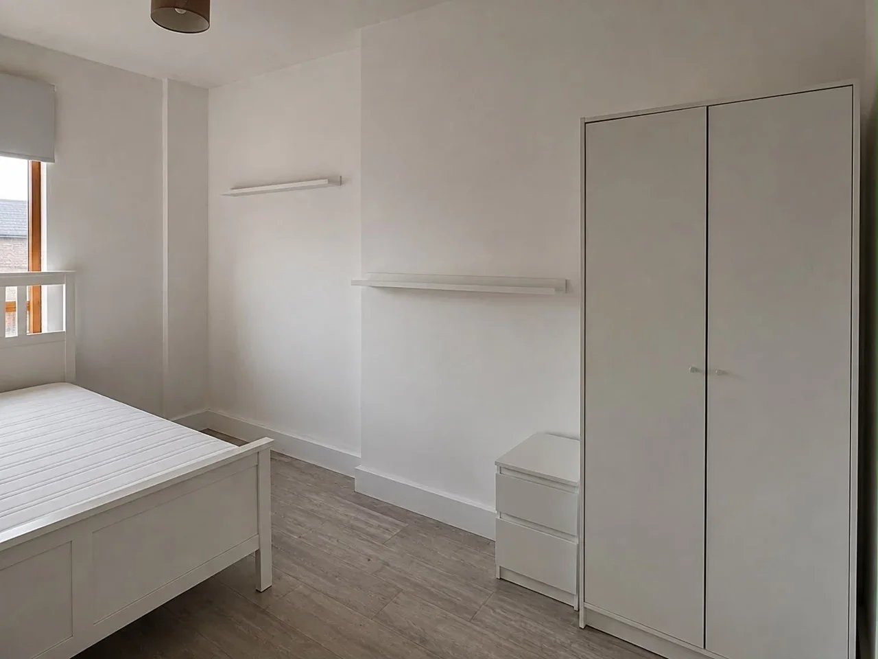 Room King and Queen Street in Greater London