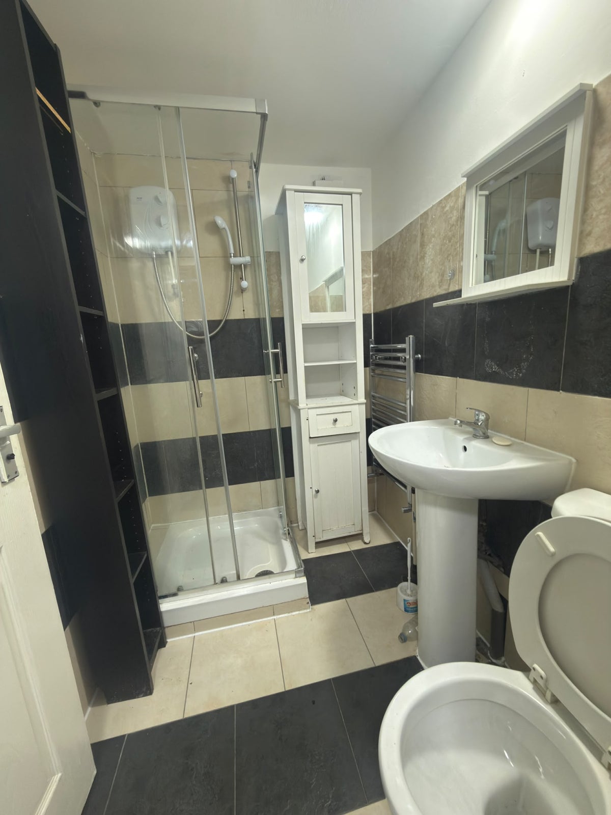 Flat Glebe Crescent in Chelmsford