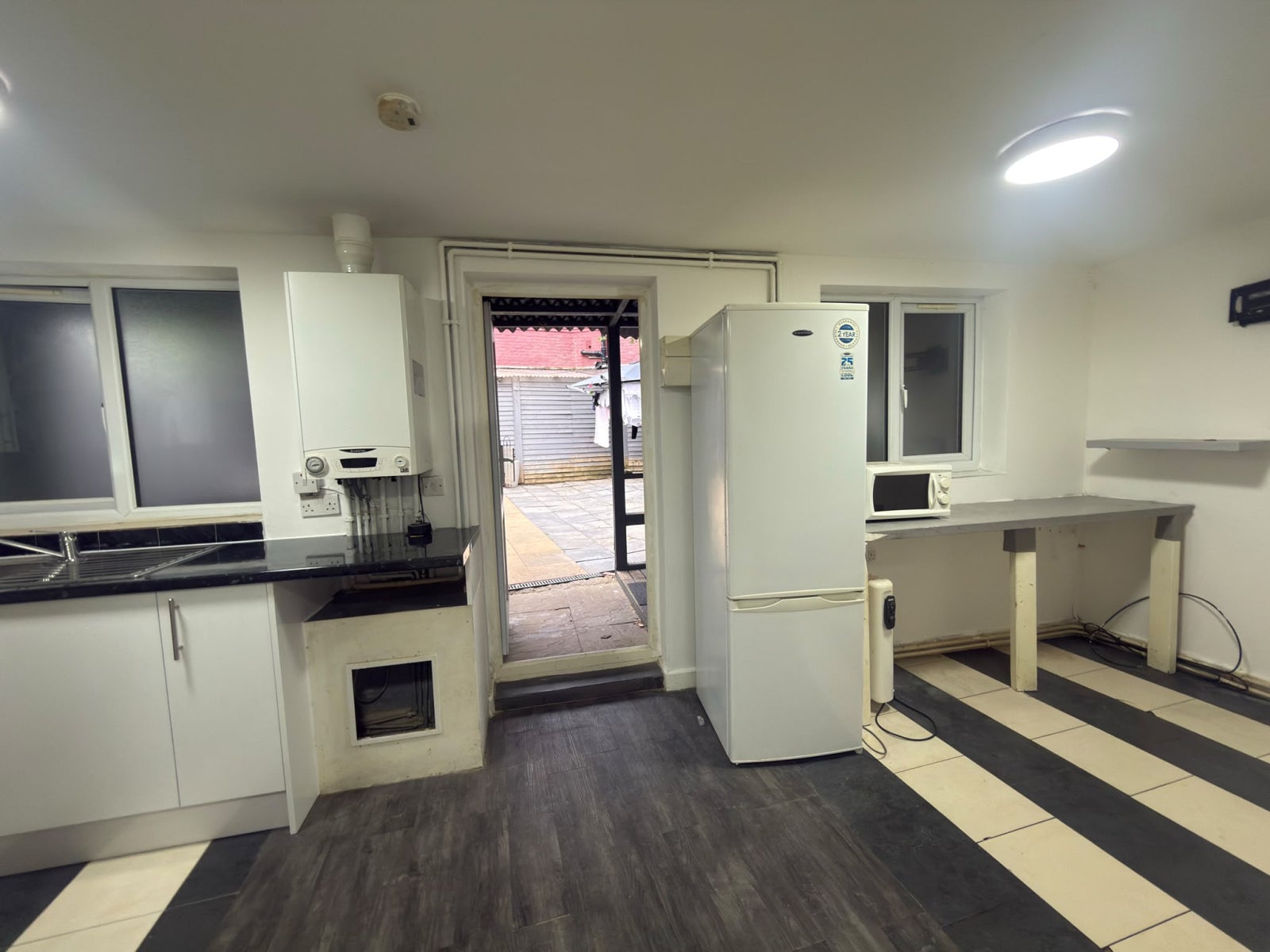 Flat Glebe Crescent in Chelmsford