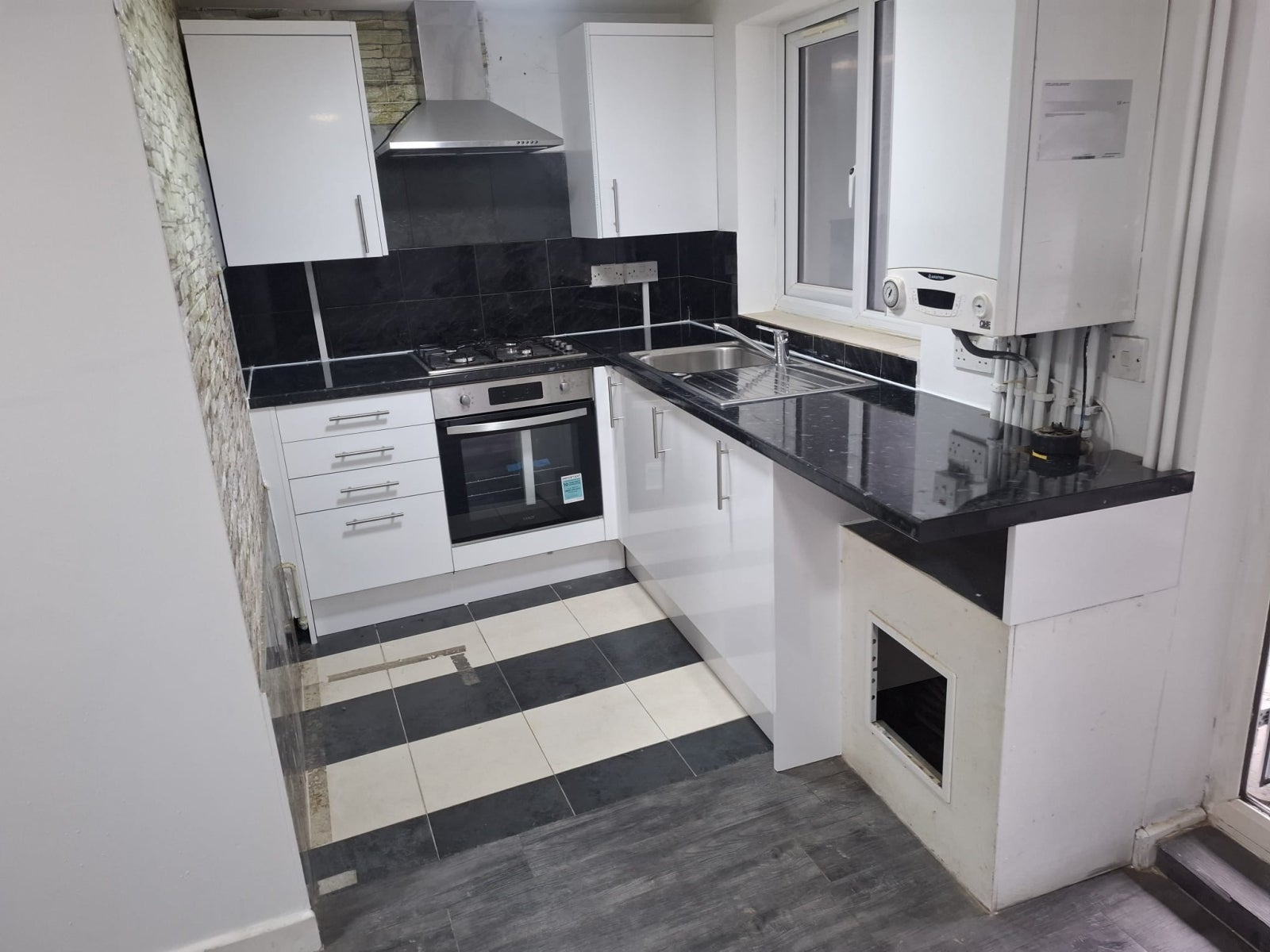 Flat Glebe Crescent in Chelmsford