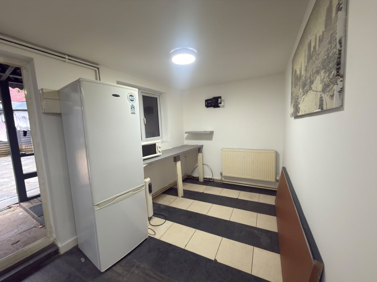 Flat Glebe Crescent in Chelmsford