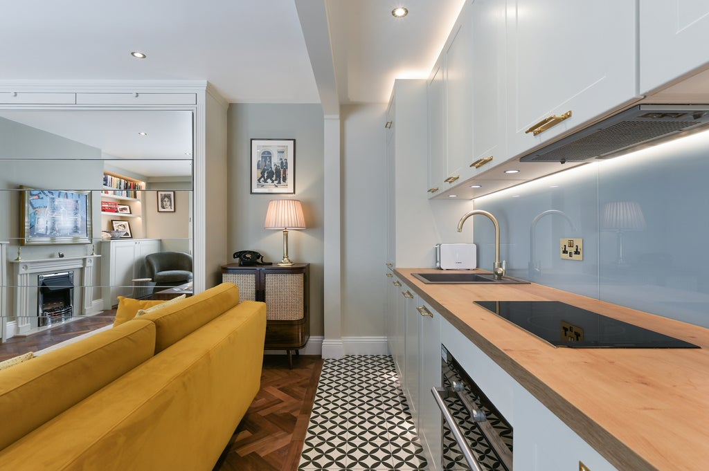 Flat Stratford Road in Greater London