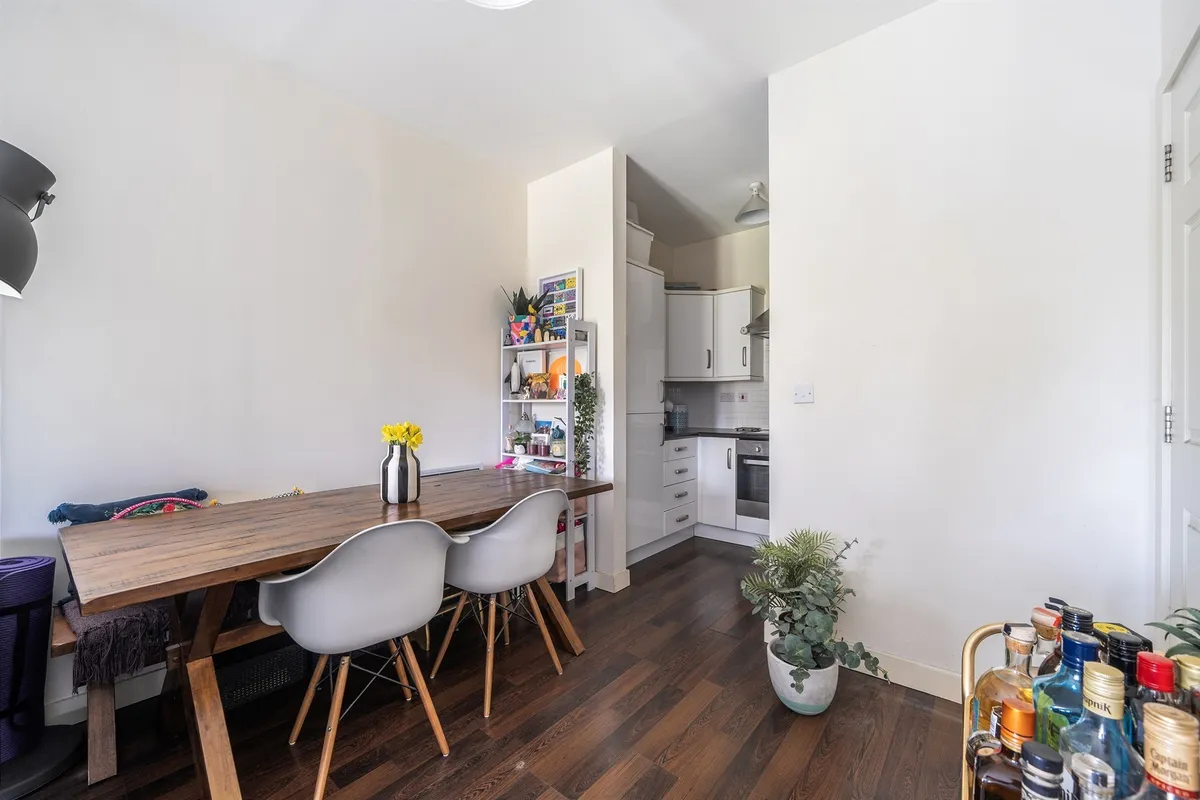 Room Grenfell Road in Maidenhead