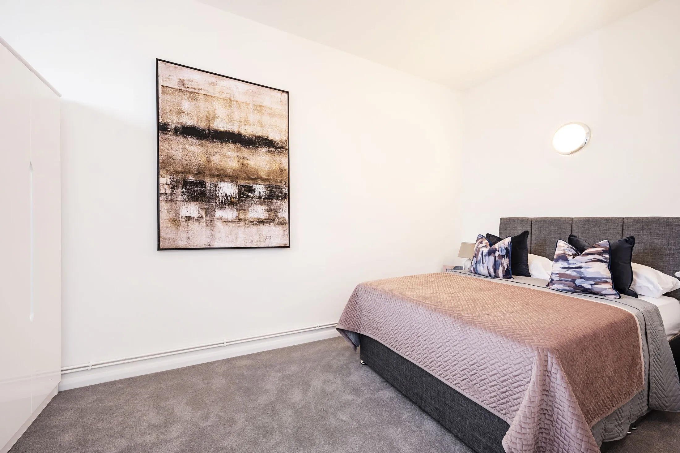 Flat Arbutus Street in Greater London