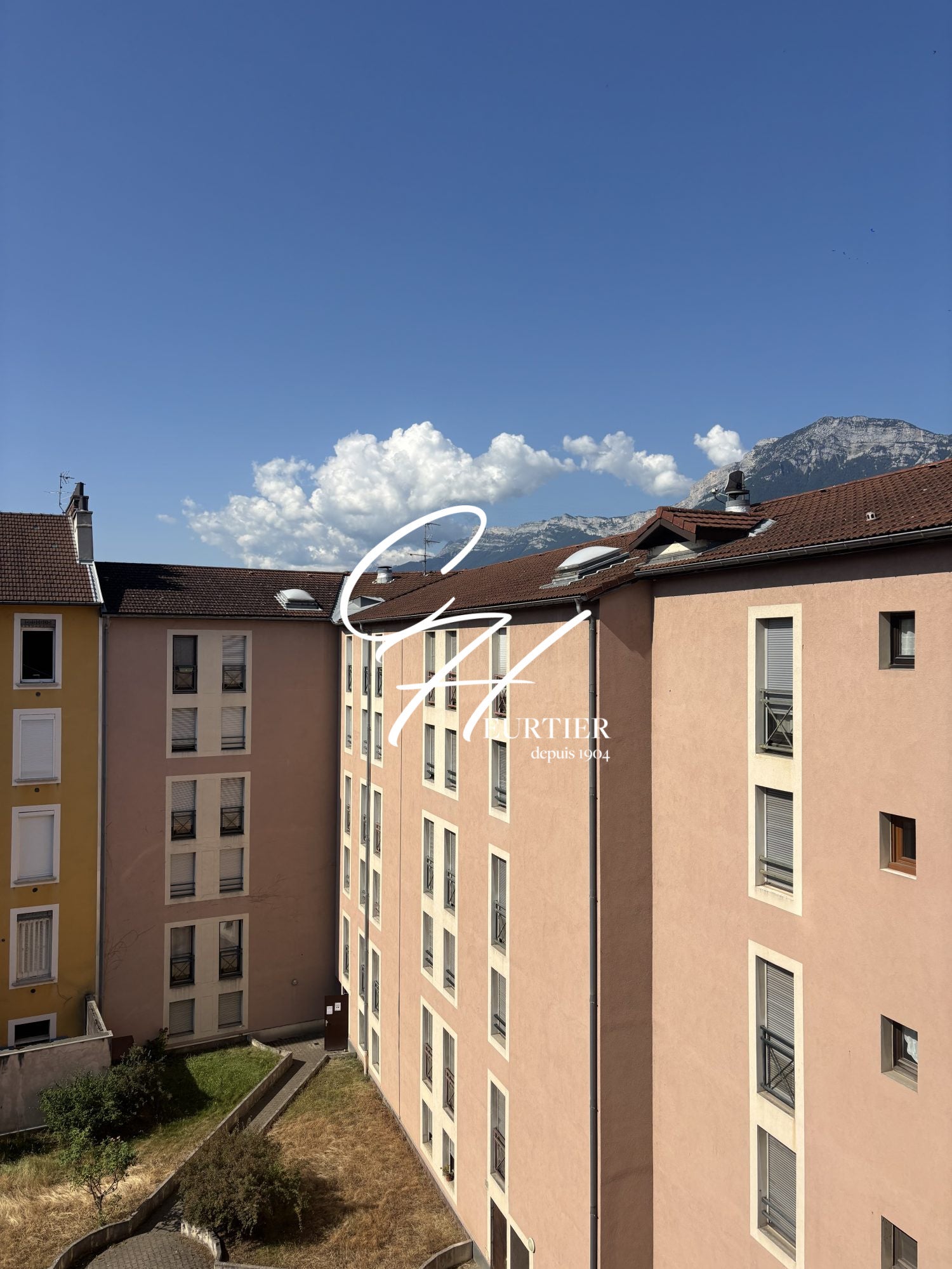 Flat Place d'Agier in Grenoble