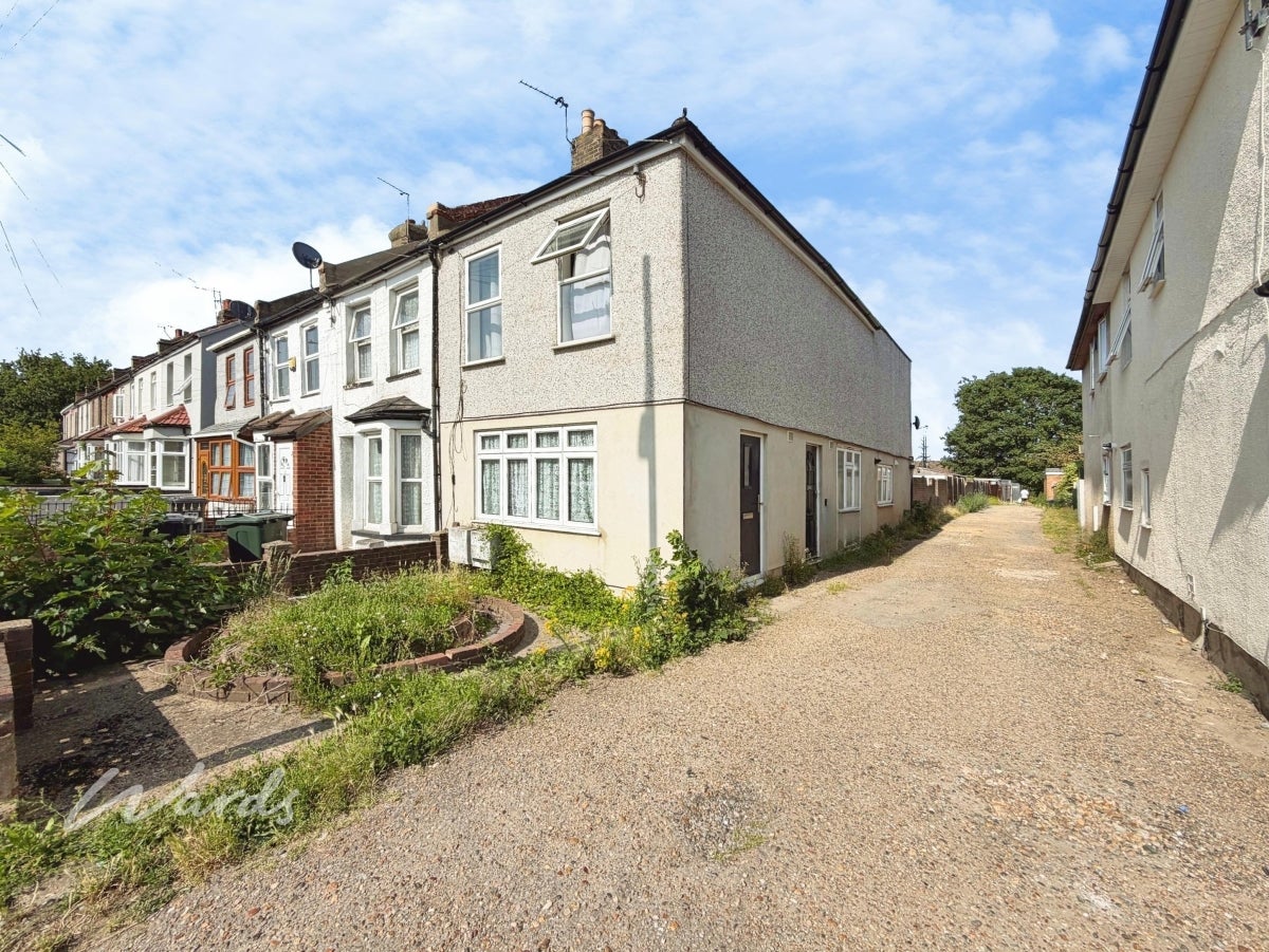 Flat St Vincents Road in Dartford
