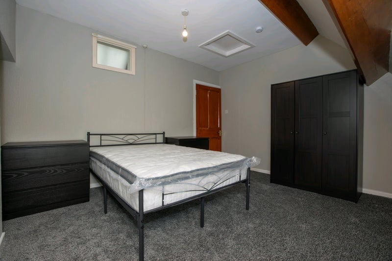 Flat Victoria Parade in Preston