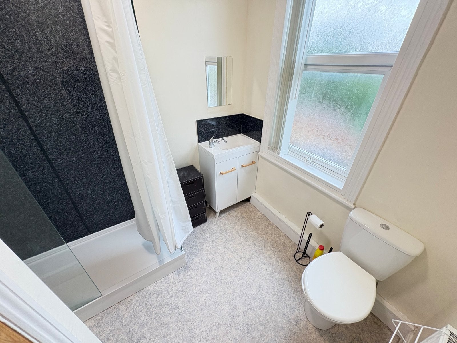 Flat Milton Terrace in Leeds