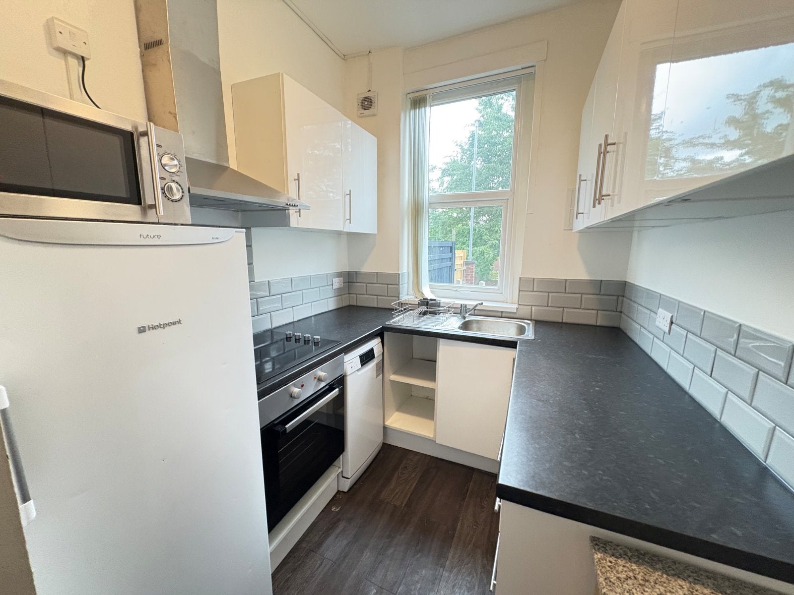 Flat Milton Terrace in Leeds