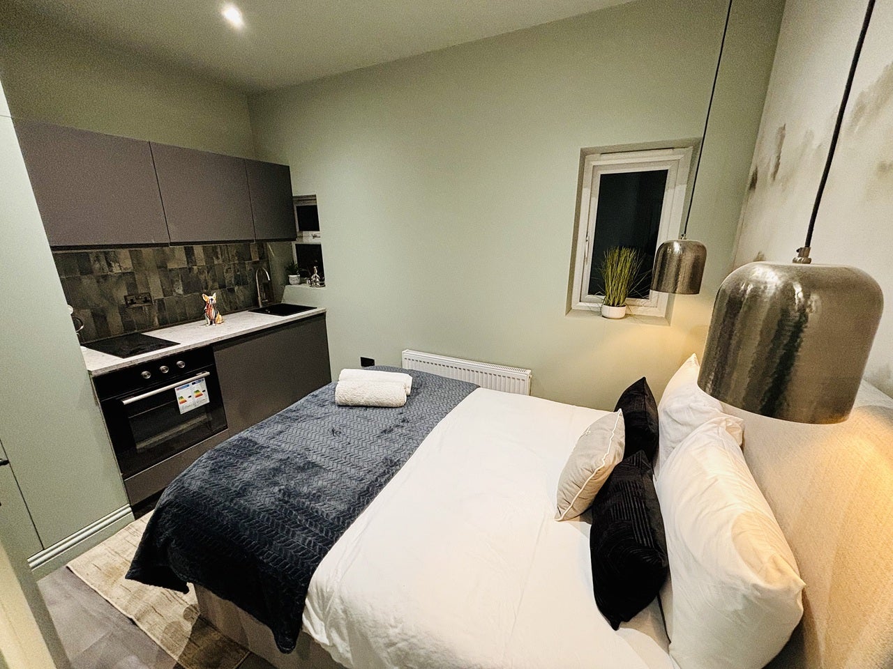 Room Buckleigh Road in Greater London