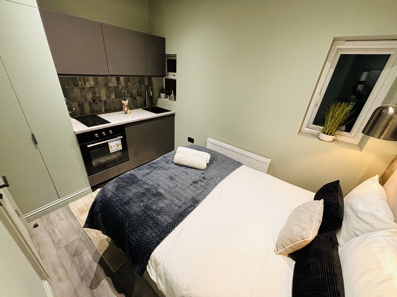 Room Buckleigh Road in Greater London