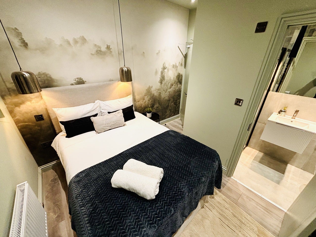 Room Buckleigh Road in Greater London
