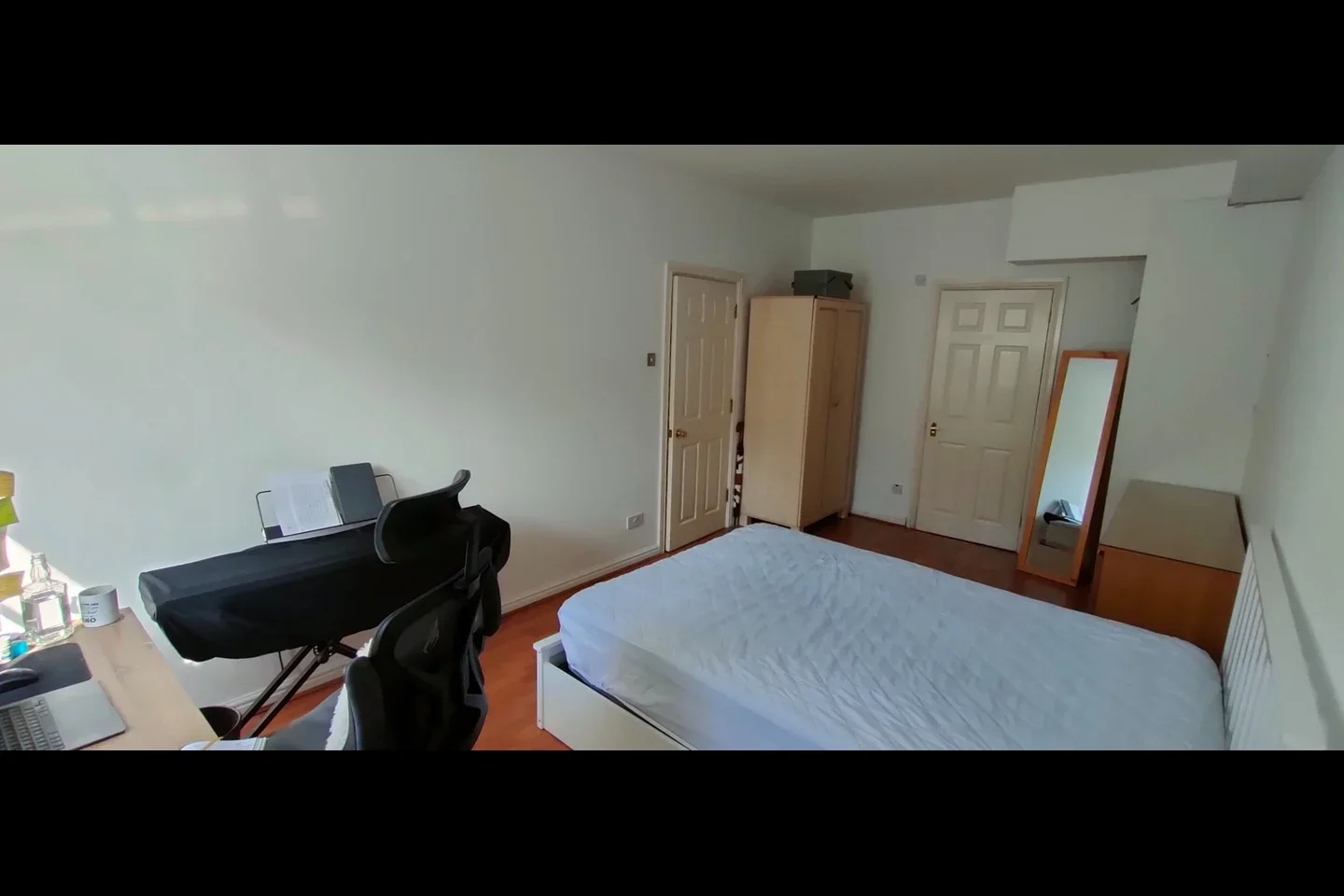 Room Cartwright Street in Greater London