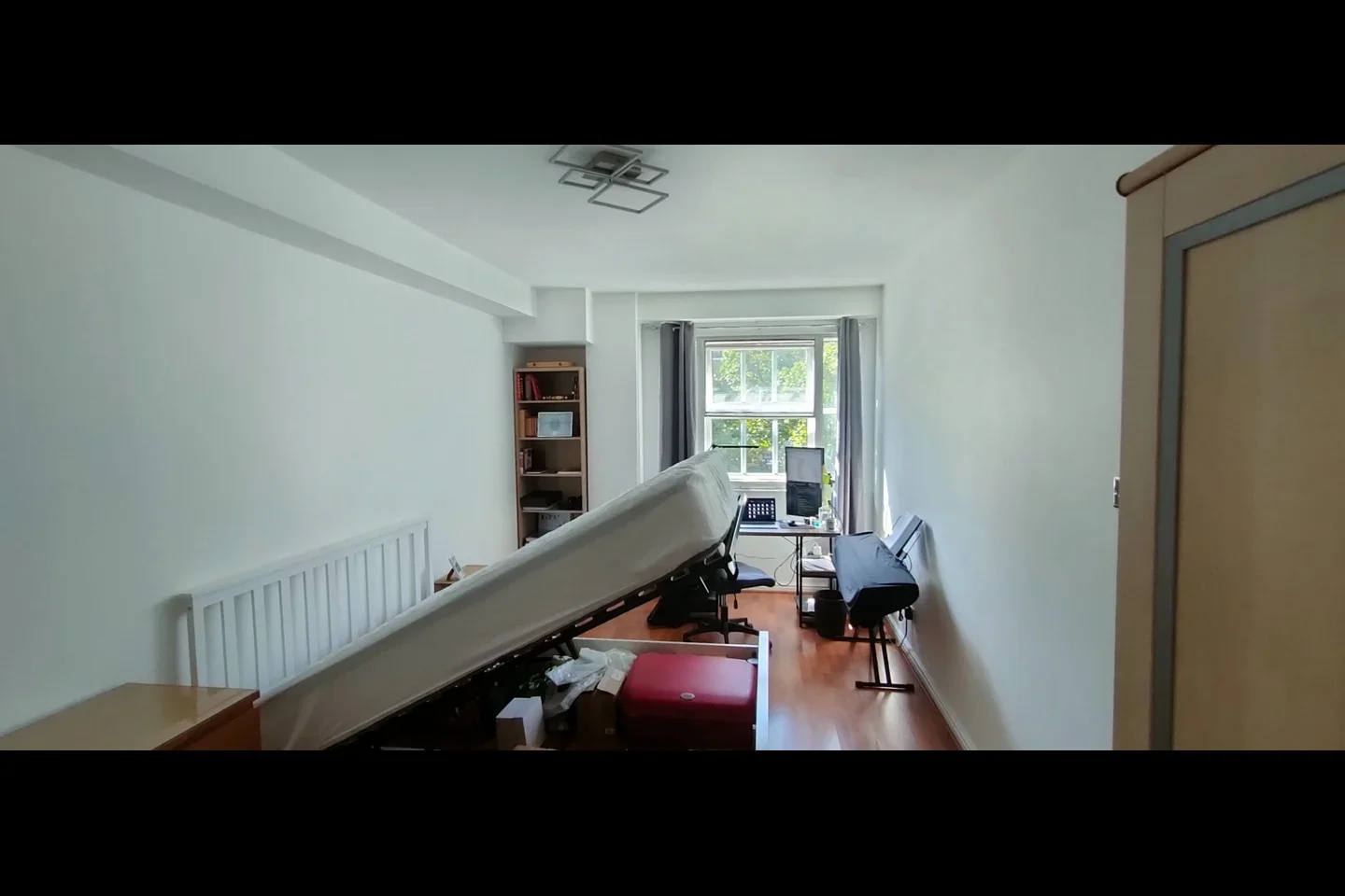 Room Cartwright Street in Greater London
