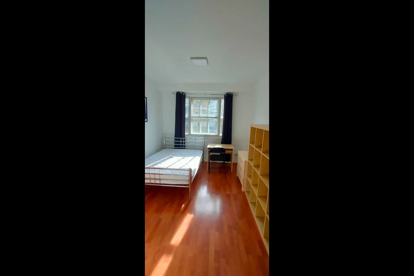 Room Cartwright Street in Greater London