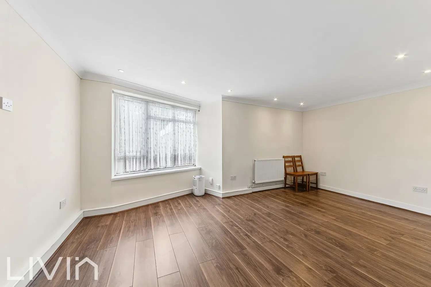 Flat Pampisford Road in Greater London