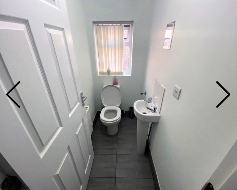 Room Hallewell Road in Birmingham