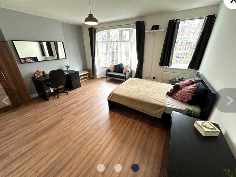 Room Hallewell Road in Birmingham