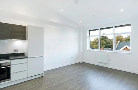 Flat Knoll Road in Surrey Heath