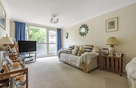 Flat Armadale Court in Reading