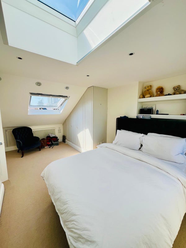 Room Kerrison Road in Greater London
