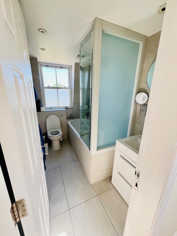 Room Kerrison Road in Greater London