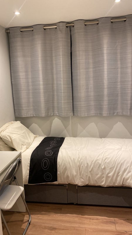 Room Torrington Park in Greater London