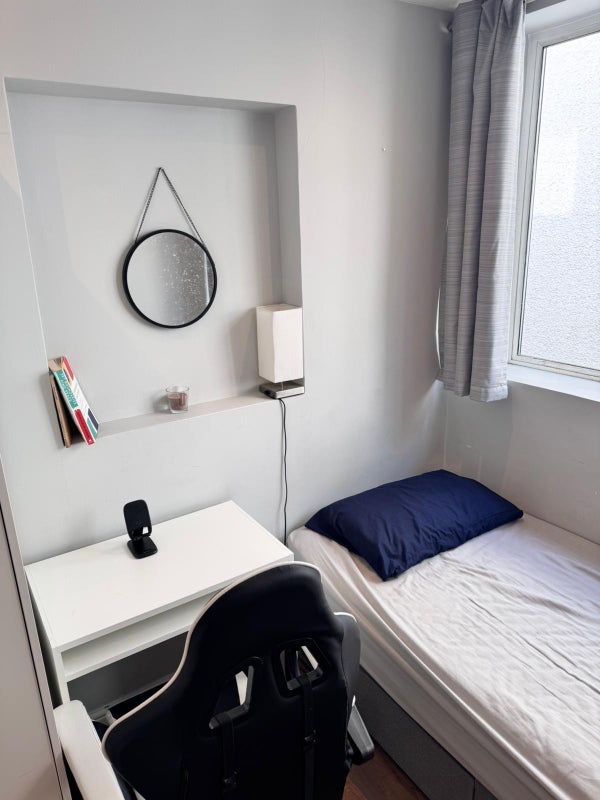 Room Torrington Park in Greater London