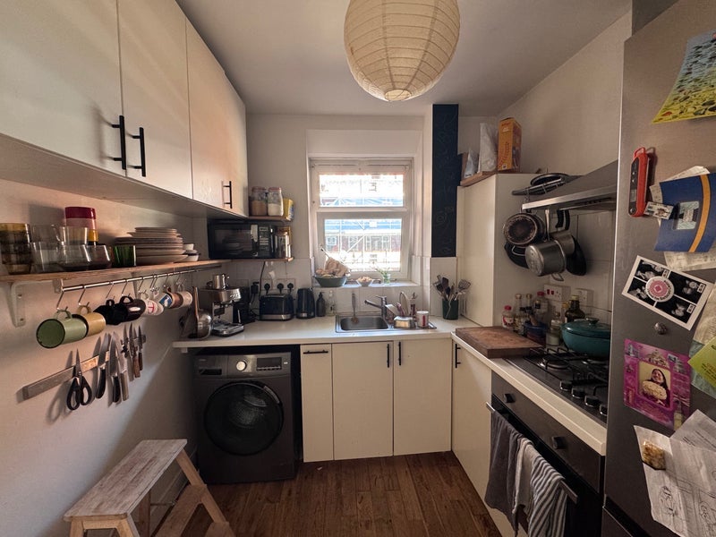 Room Homerton Road in Greater London