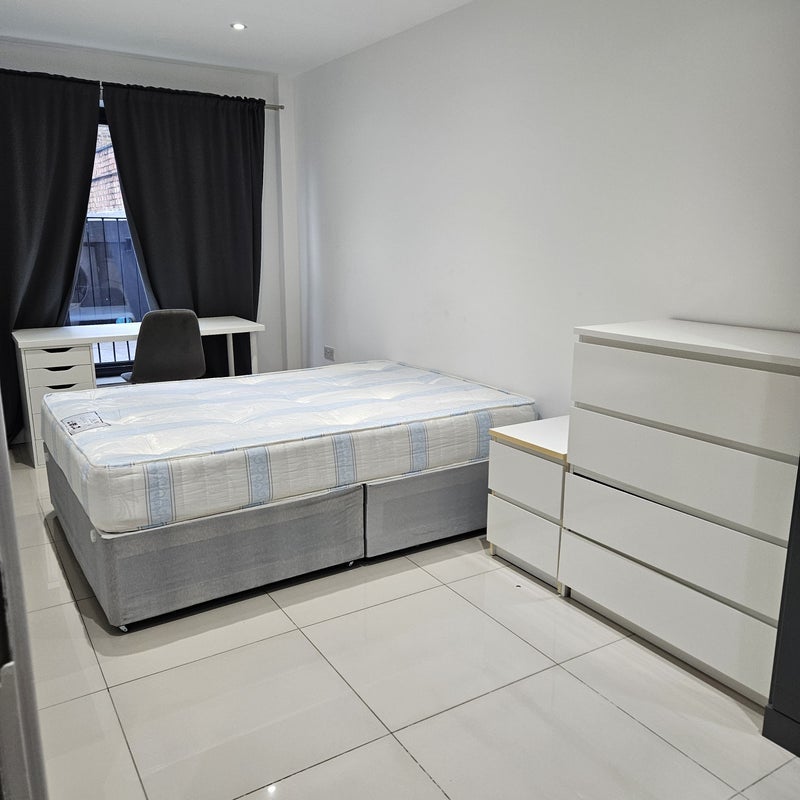 Flat St. Anne's Row in Greater London