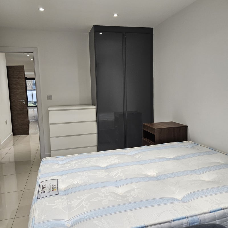 Flat St. Anne's Row in Greater London