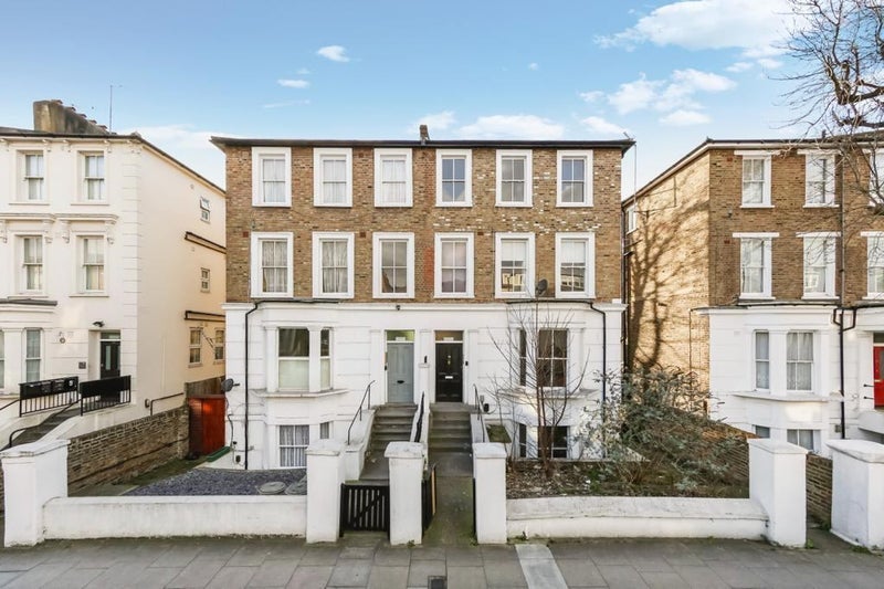 Flat Goldhawk Road in Greater London
