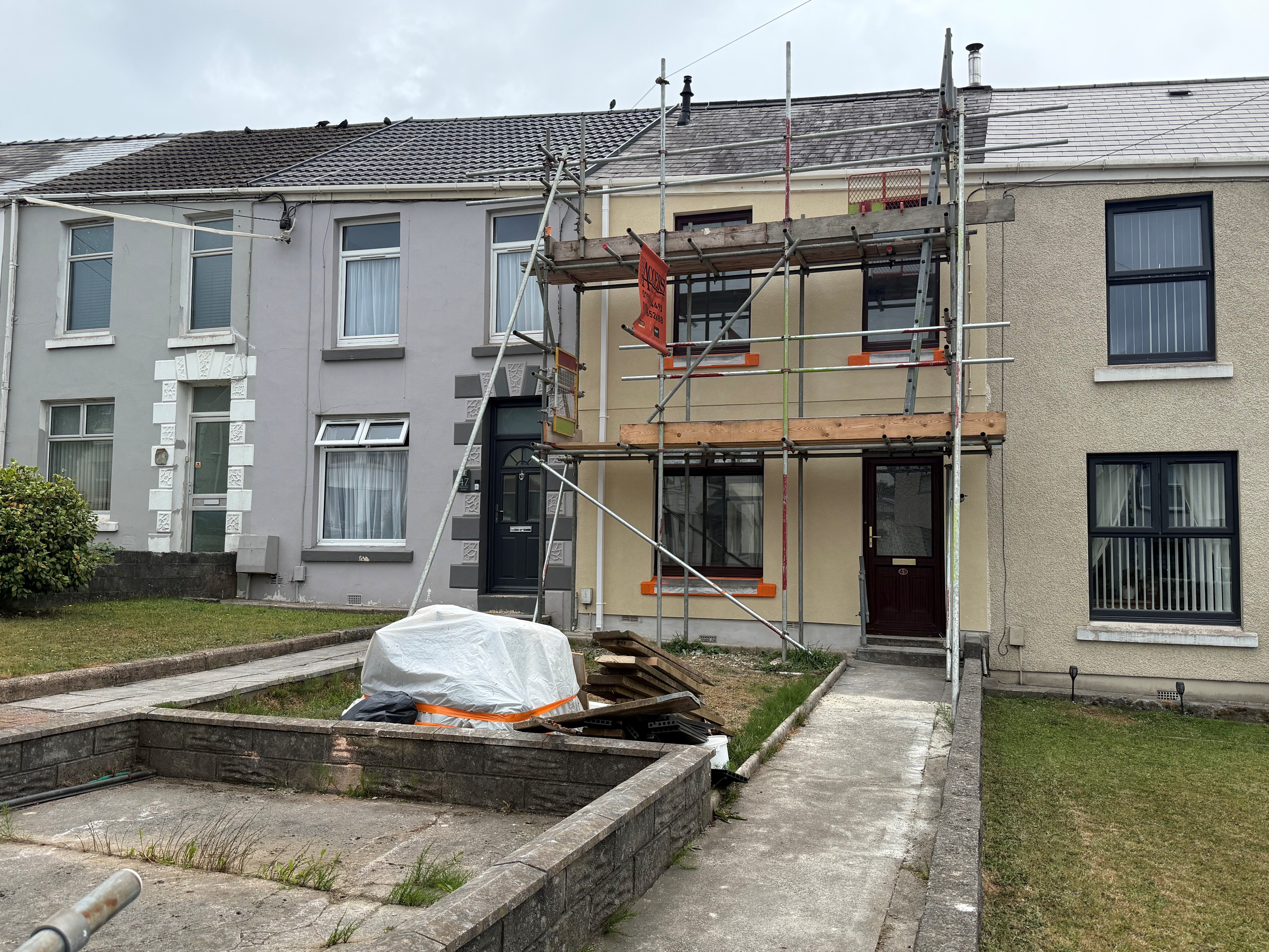 House Swansea Road in Gorseinon