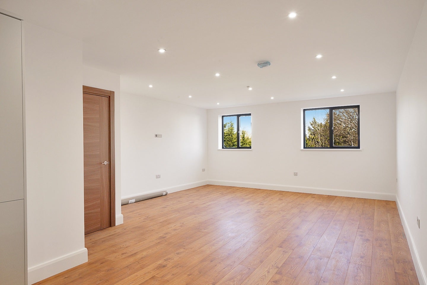 Flat Bushey Grove Road in Hertsmere