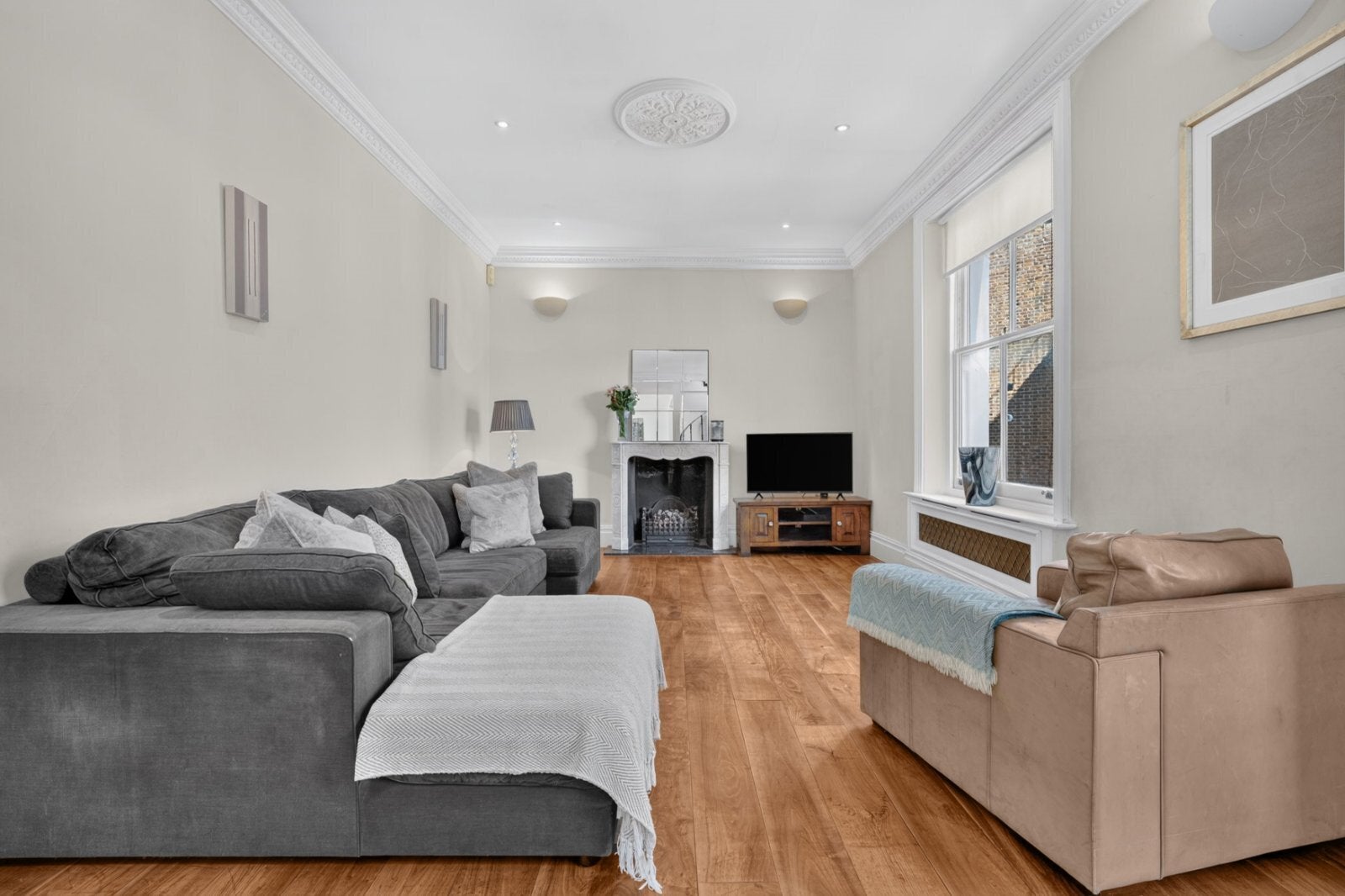 Flat Linden Gardens in Greater London