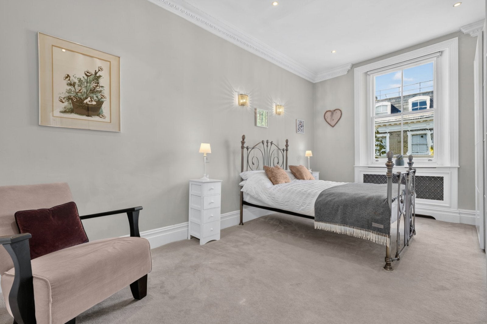 Flat Linden Gardens in Greater London