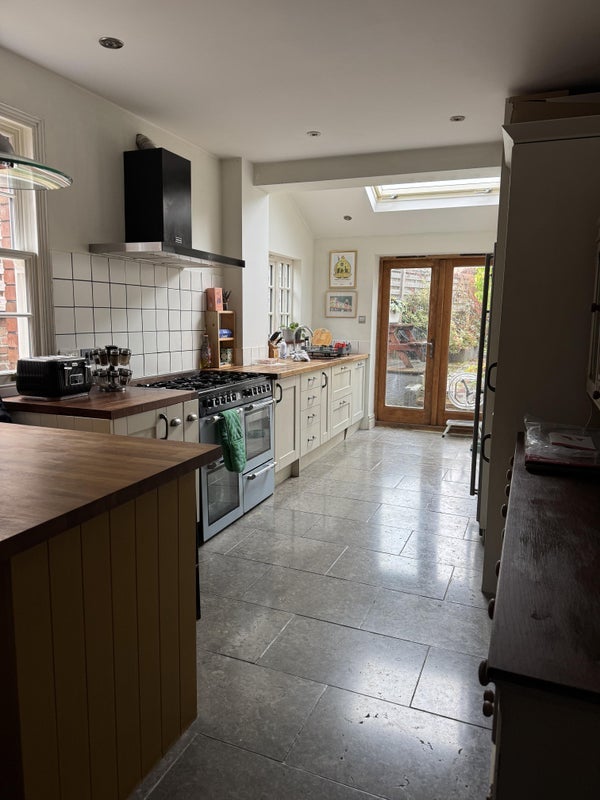Room Maxse Road in Bristol