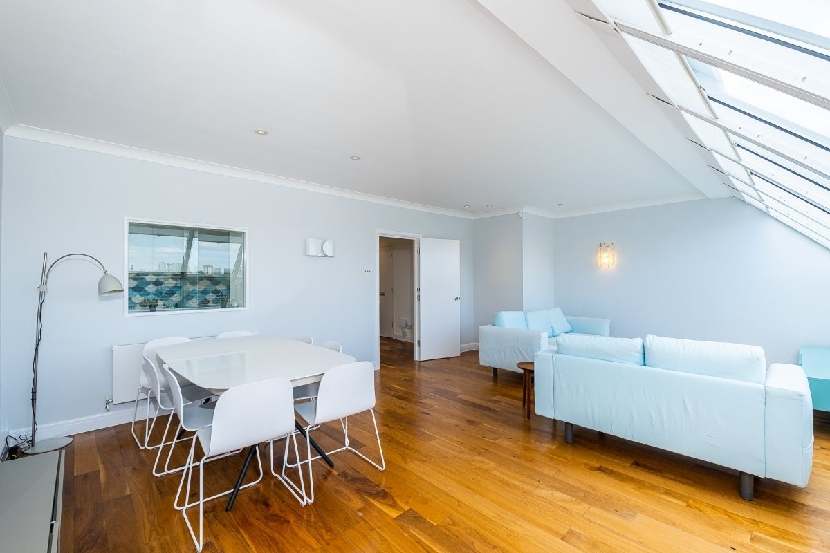 Flat Jacob Street in Greater London