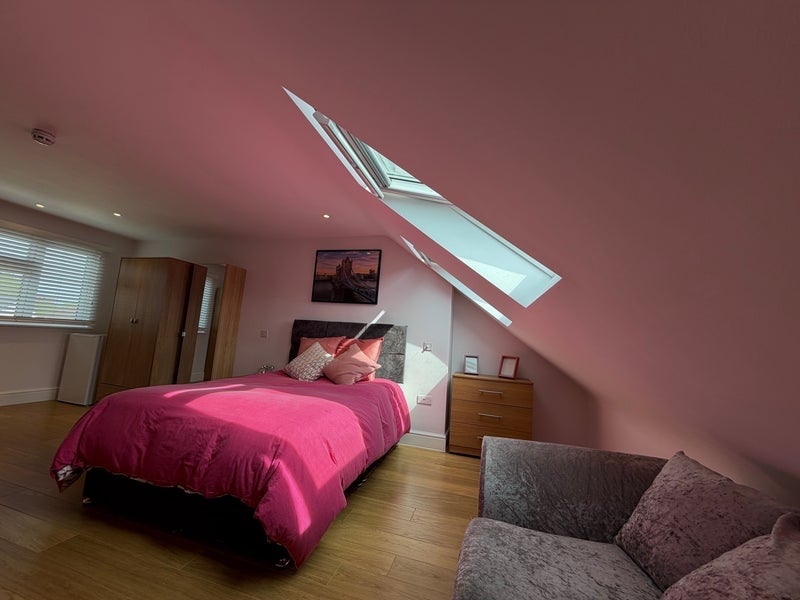 Room Wood Close in Greater London