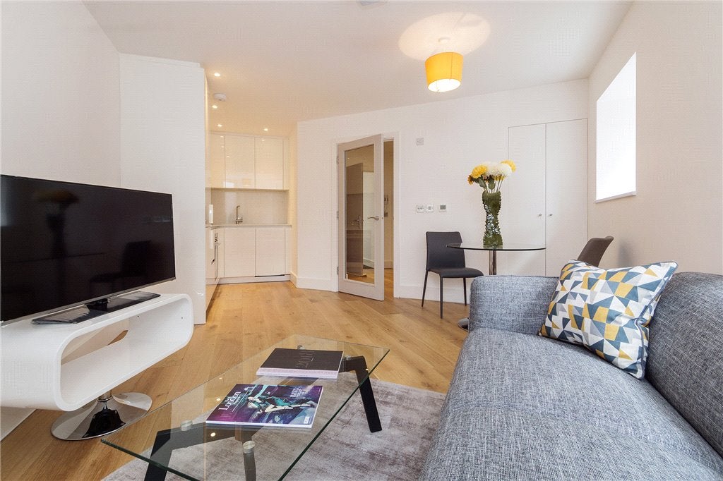 Flat Rodney Road in Greater London