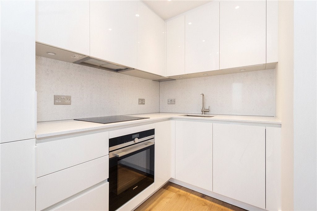 Flat Rodney Road in Greater London