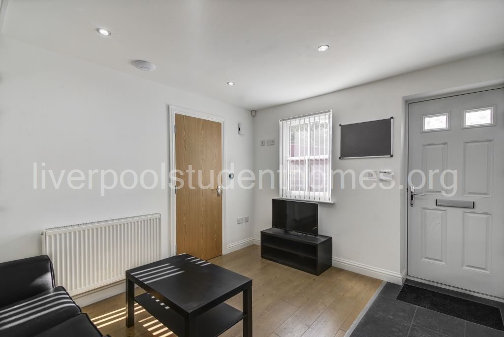 Room Shaw Street in Liverpool