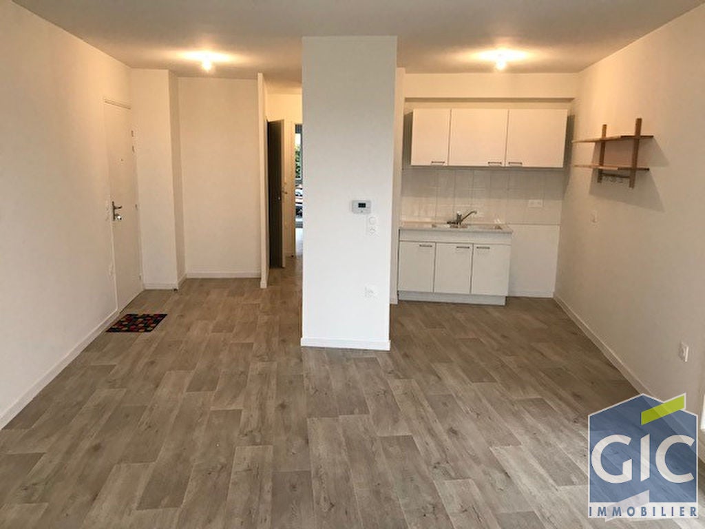 Flat Rue René Lesomptier in Caen