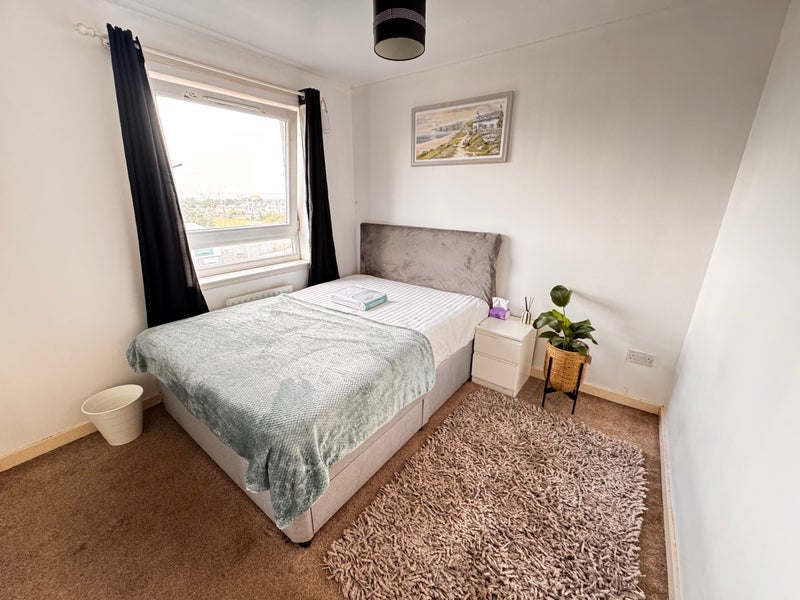 Flat Hawkhill Close in City of Edinburgh