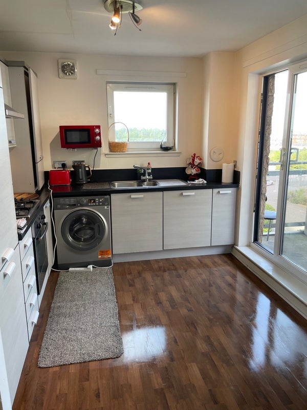 Flat Hawkhill Close in City of Edinburgh