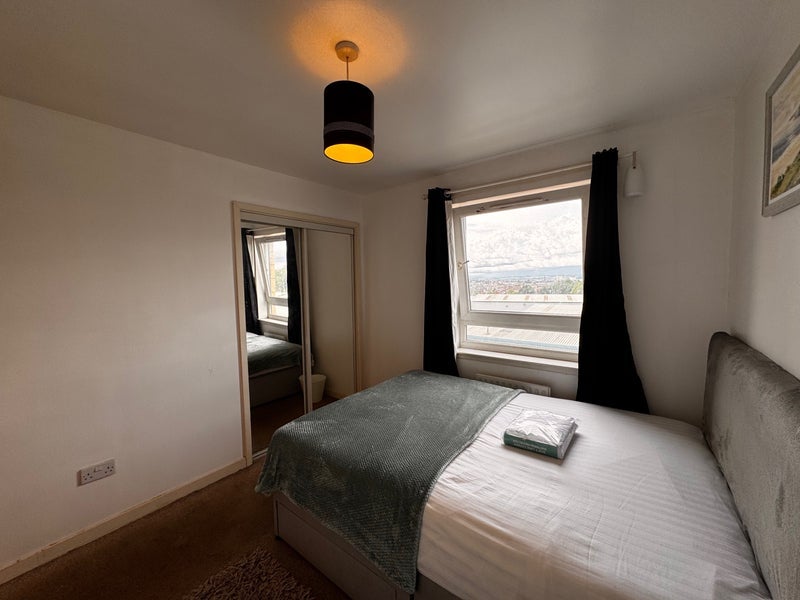 Flat Hawkhill Close in City of Edinburgh