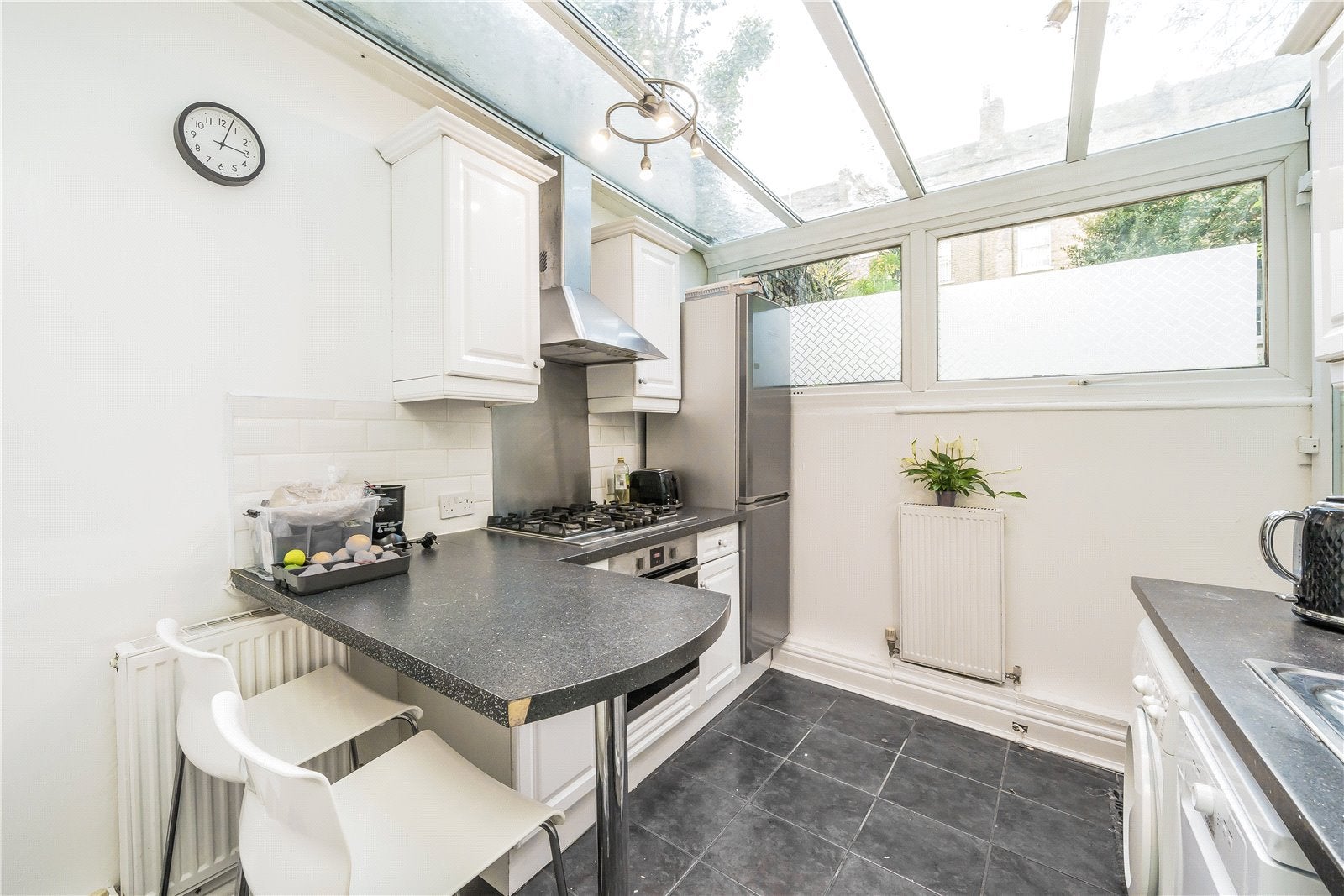 Flat Ladbroke Grove in Greater London