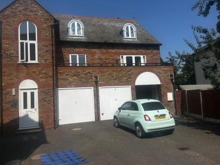 Flat Swapcoat Lane in South Holland