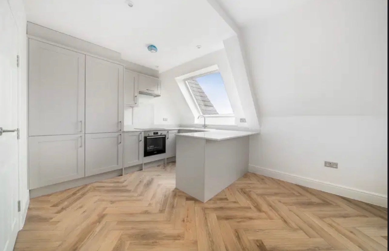Flat Crowborough Hill in Wealden
